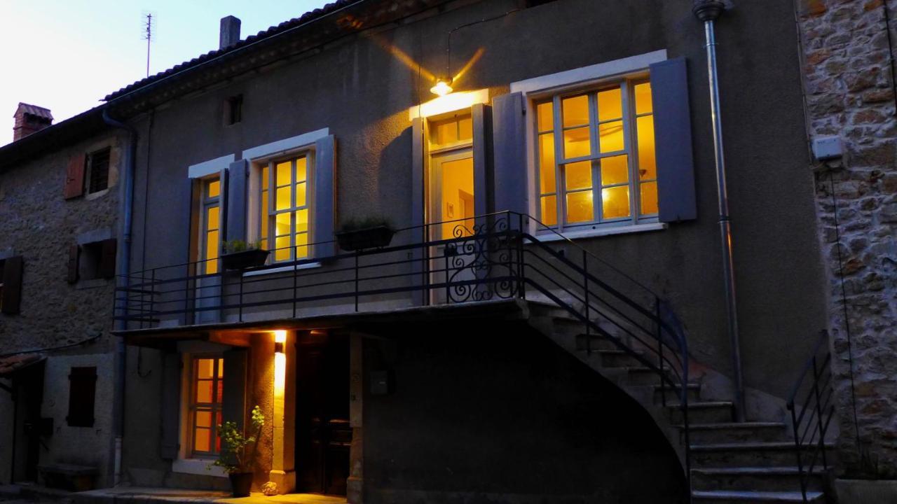 Le Ciel Par-Dessus Le Toit Bed & Breakfast Salavas Exterior photo